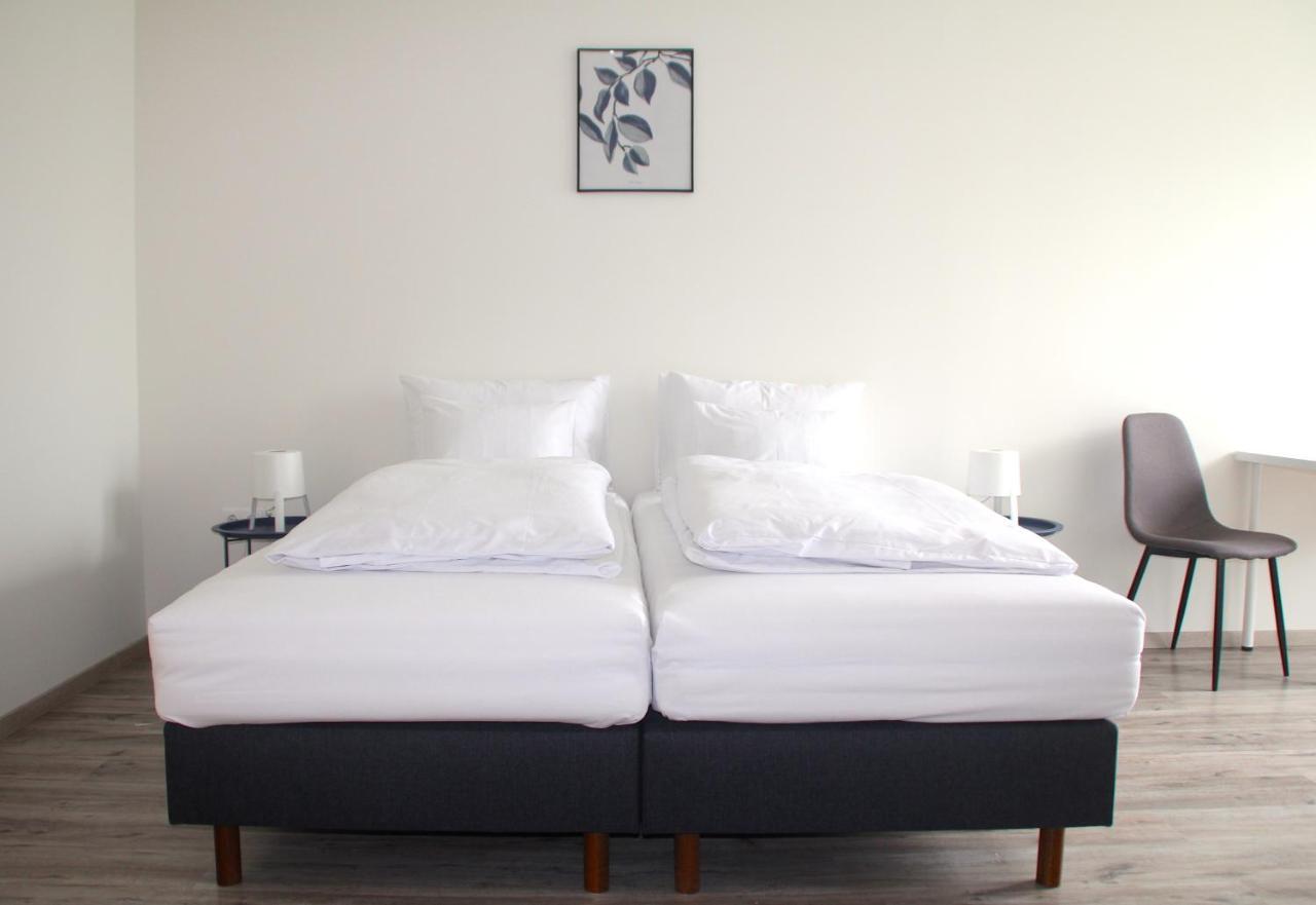 Vecsesi Rendezvenykoezpont Es Panzio Bed & Breakfast Eksteriør bilde
