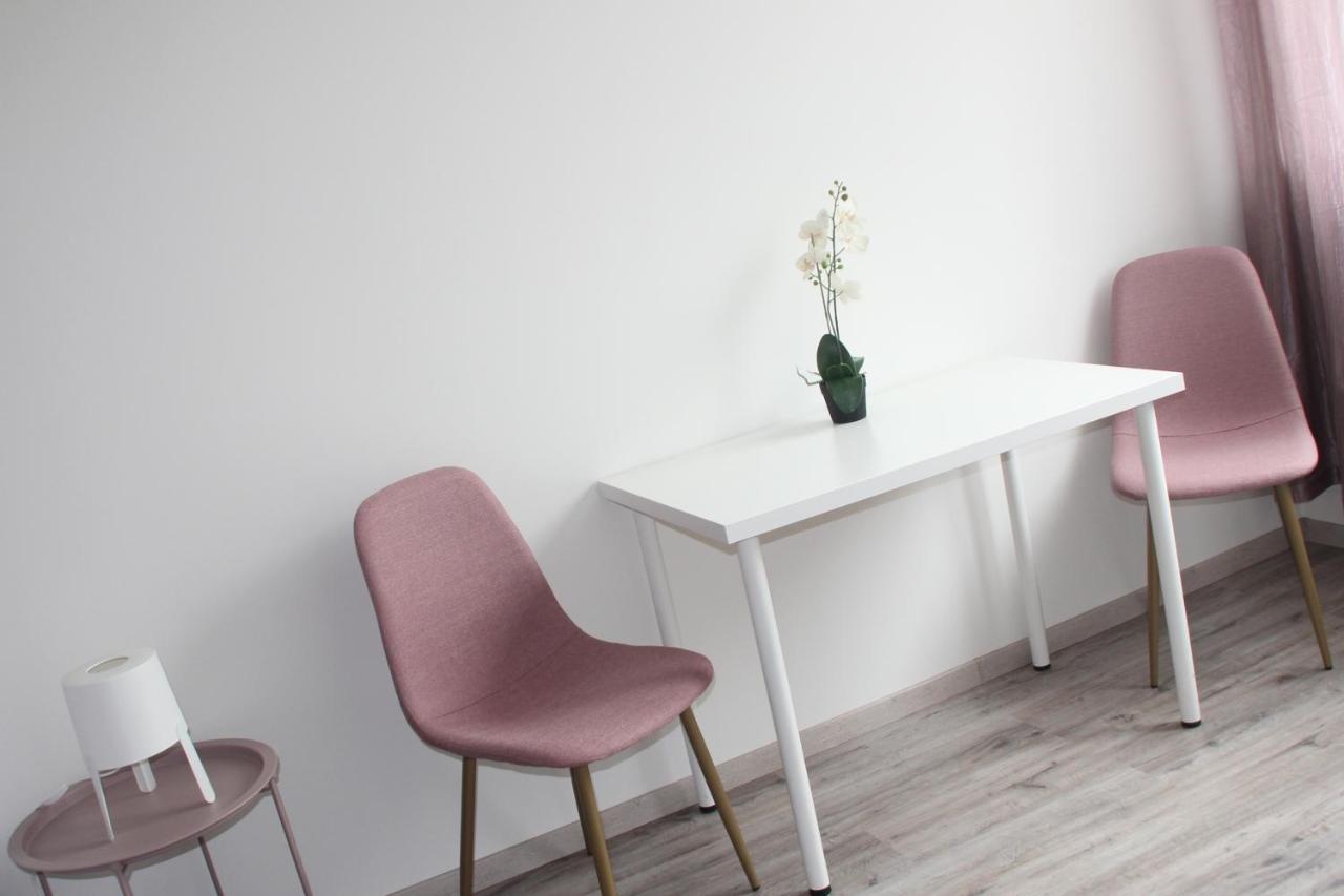 Vecsesi Rendezvenykoezpont Es Panzio Bed & Breakfast Eksteriør bilde
