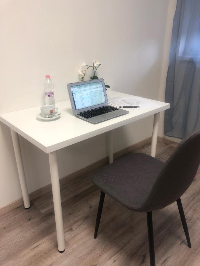 Vecsesi Rendezvenykoezpont Es Panzio Bed & Breakfast Eksteriør bilde