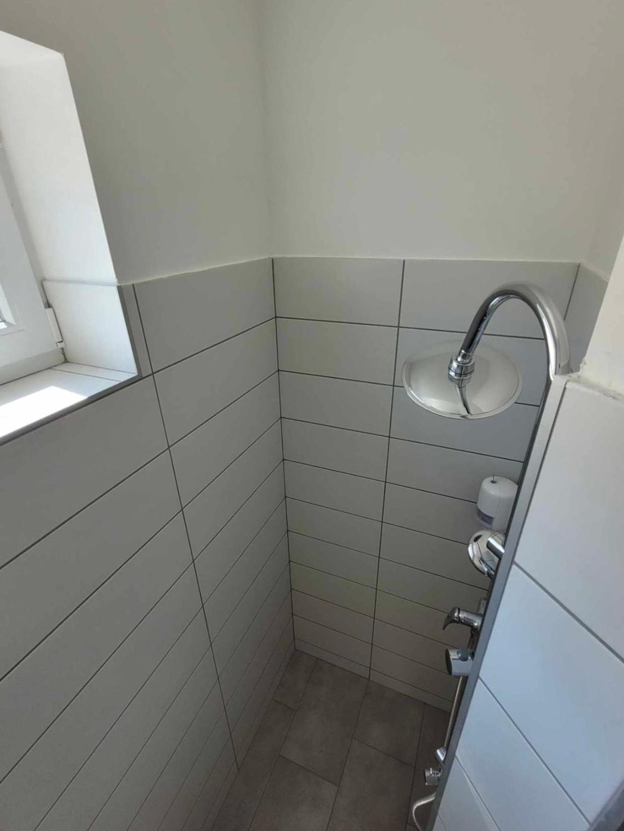 Vecsesi Rendezvenykoezpont Es Panzio Bed & Breakfast Eksteriør bilde