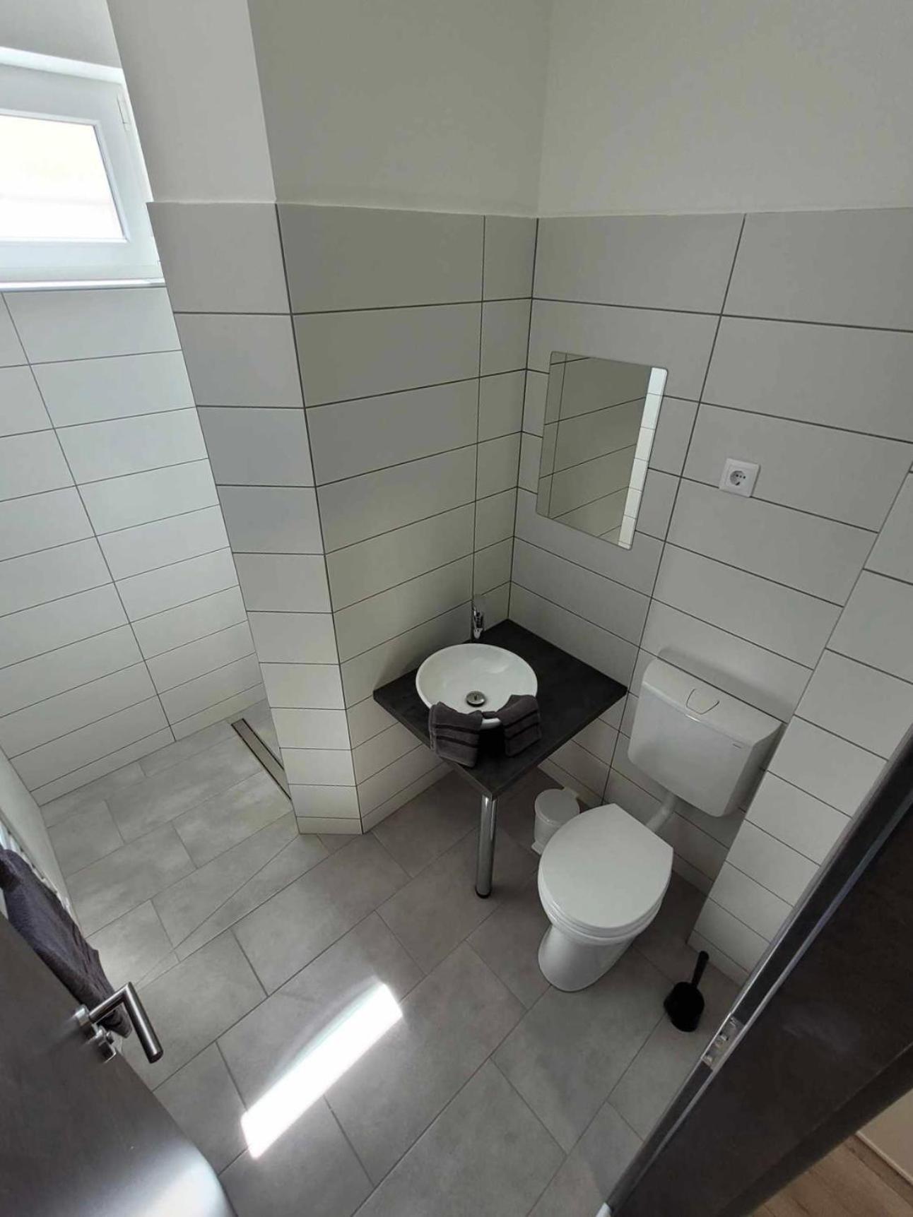 Vecsesi Rendezvenykoezpont Es Panzio Bed & Breakfast Eksteriør bilde