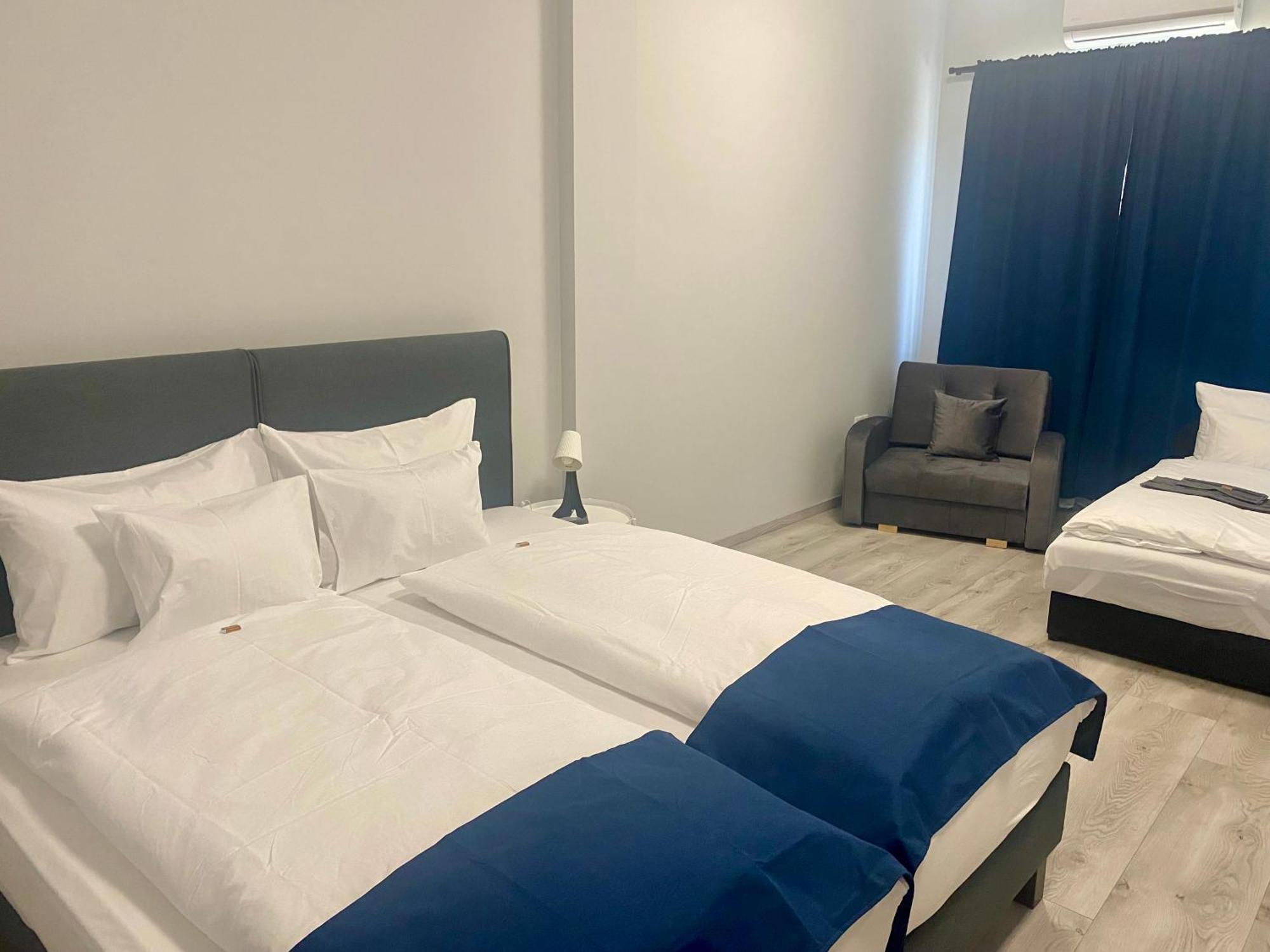 Vecsesi Rendezvenykoezpont Es Panzio Bed & Breakfast Eksteriør bilde